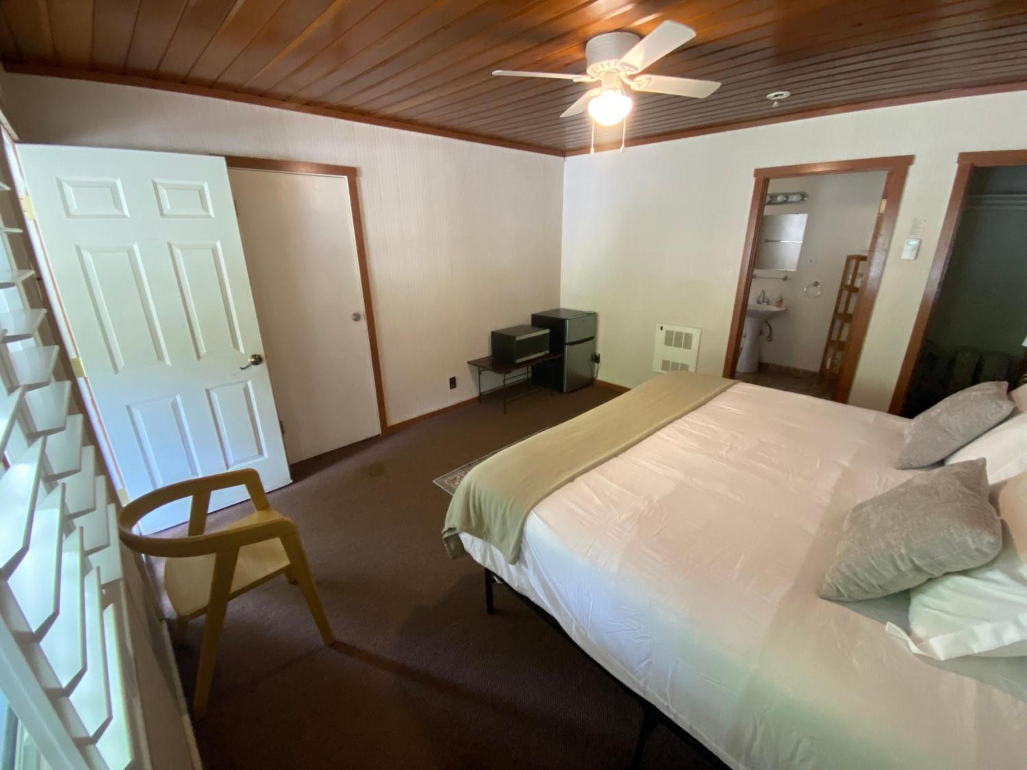 Seven Circles Lodge&Retreat Badger 外观 照片